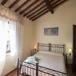 Casale In Tuscany With Pool Vakantiehuis